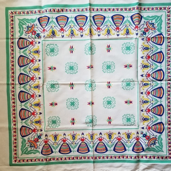 Vintage Other - Vintage red green Dutch girl print bridge table cloth